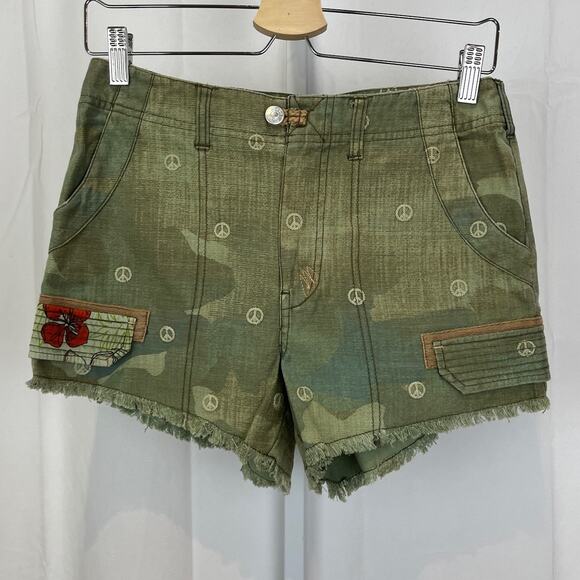 PILCRO Anthropologie Peace Embroidered Utility Shorts Camo Green Size 26 - Picture 1 of 11